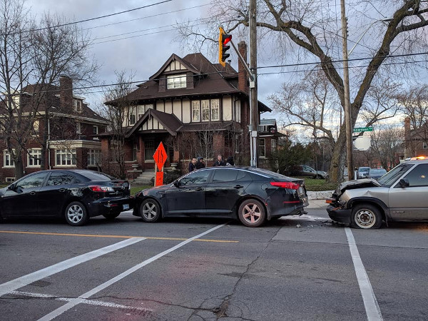 Five-car collision at Aberdeen and Kent on December 6, 2017