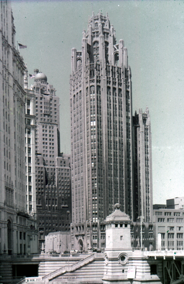 Fig. 2. Chicago Tribune, Chicago, Illinois. Architects: Hood and Howells (1924).