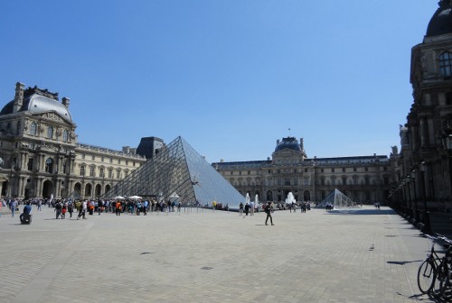 Louvre Courtyard, Paris (RTH file photo)
