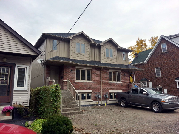 Deeply set-back infill houses (RTH file photo)