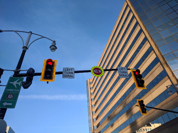 New left turn signal from Bay northbound onto King westbound