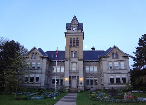 Central School at Hunter and Bay (RTH file photo)