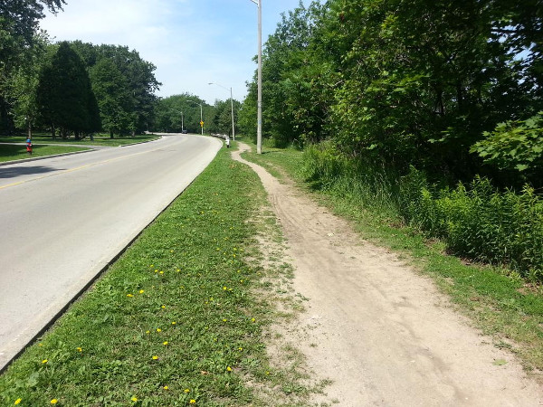 Desire path along Scenic Drive