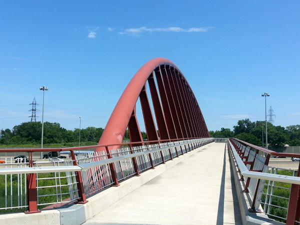 Pedestrian bridge across QEW (RTH file photo)