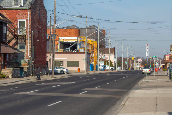 There are regular stretches with no moving cars for blocks