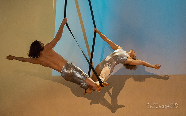 Duo trapeze (Image Credit: SuzImageZ)