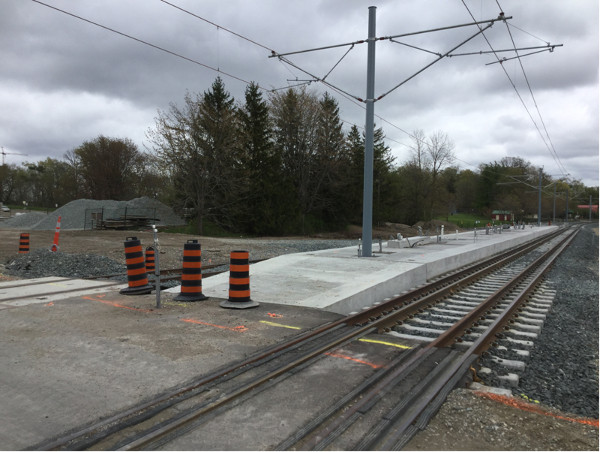 Accessible LRT platform, designed for all-door level boarding (Image Credit: Mark Rejhon)