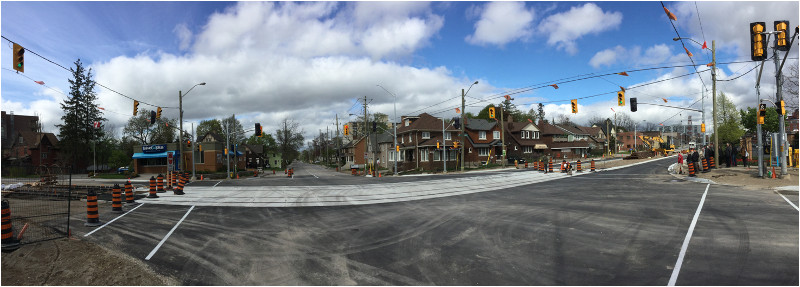 Intersection with LRT crossing – which is likely very similar to parts of Hamilton LRT (Image Credit: Mark Rejhon)