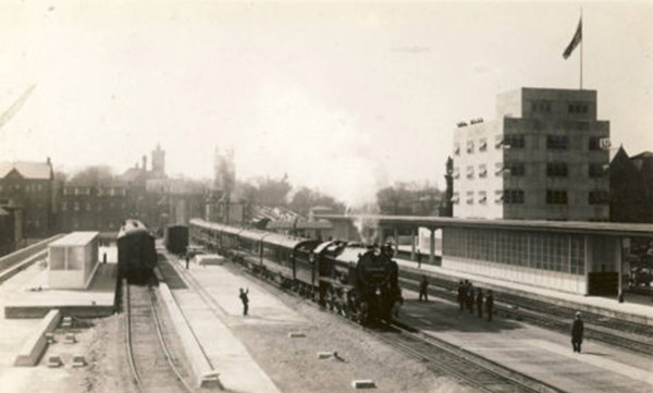 TH&B Hunter station just before it opened in 1933 during its heyday (Image Credit: Transitweb)
