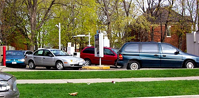 Idling vehicles (RTH file photo)