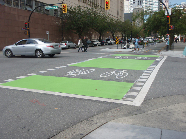 Intersection pavement markings on the Dunsmuir bike lane, Vancouver (Image Credit: Alexander Pope/Flickr CC-BY_NC-ND)