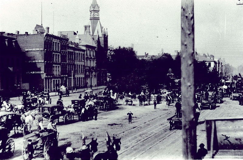Early cars at Gore Park