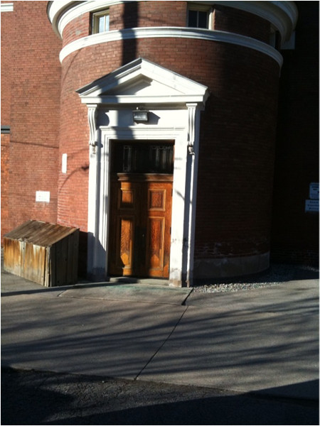Alleyway entrance to Central Presbyterian Church