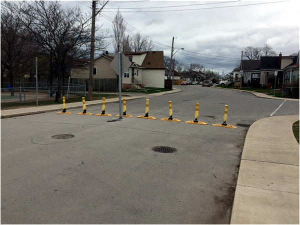 Roxborough Avenue near Queen Mary Elementary School