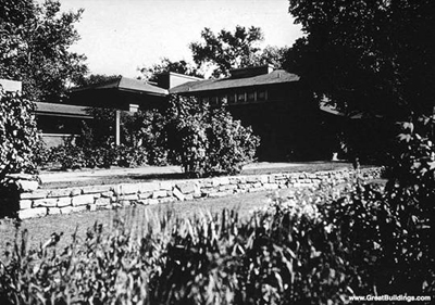 The Martin House, by Frank Lloyd Wright (Photo Credit: Great Buildings)