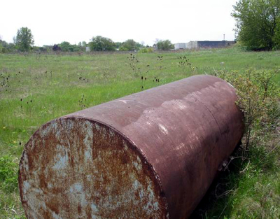 Rusty metal cylinder: at home in Hamilton?