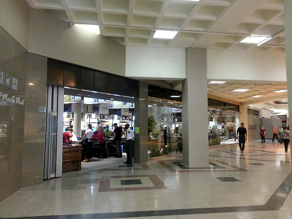 Nations Fresh Foods, entrance from Bay Street (RTH file photo)