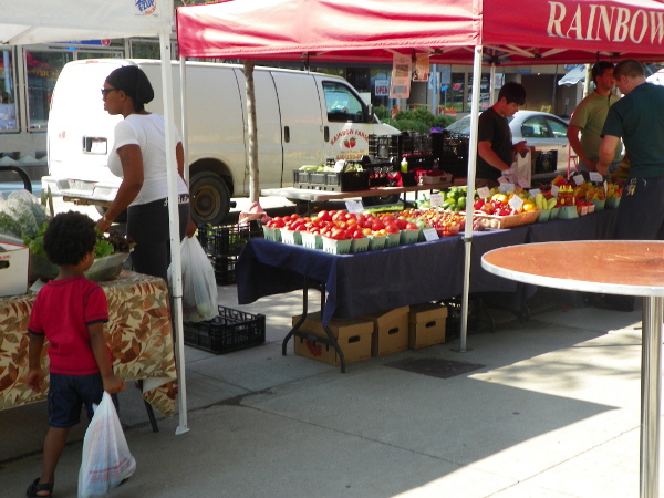 Outdoor market stalls (Image Credit: A Greener Cleveland)