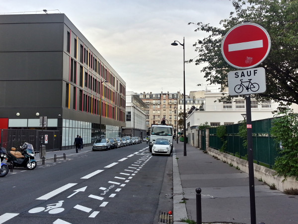 Contraflow bike lane in Paris
