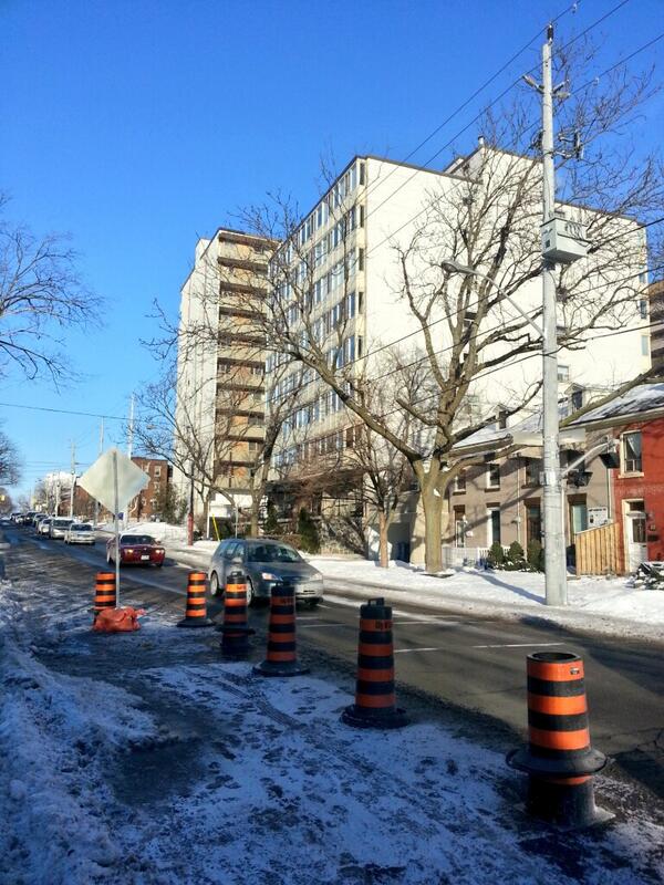 Smooth flowing traffic on Queen at Hunter with only one lane open (RTH file photo)