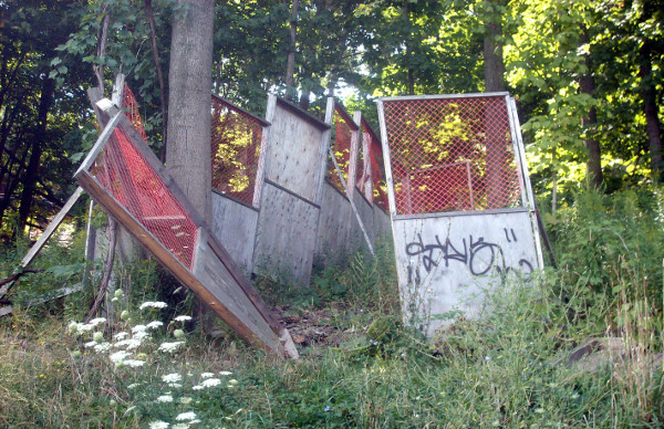 Tree barriers at the Res