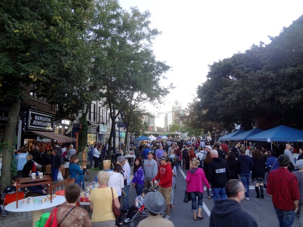 Crowds along James North