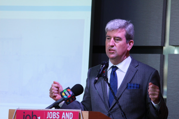 Glen Murray speaking at a February 28, 2014 Hamilton Chamber of Commerce luncheon (Image Credit: Richard Allen)