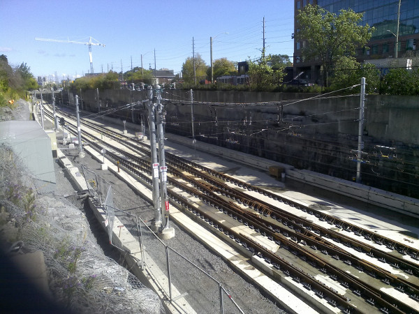 The east side of Tunney's Pasture and extra space of the former BRT right of way. (Image Credit: Fraser Pollock)