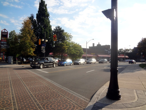 Westbound traffic on Wilson